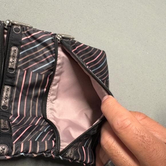 LeSportsac Black Striped Crossbody Travel‎ Bag Multicolor 3 Zipper Adjustable - Picture 11 of 16